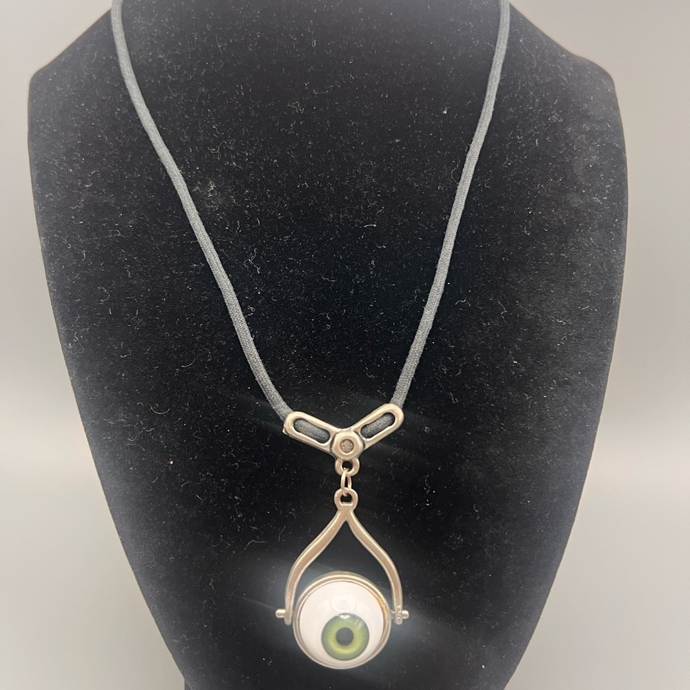 Green Eyeball Pendant Necklace Silver Tone Statement Gothic - Picture 6 of 6